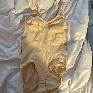 Shaper size large but lift support brand new